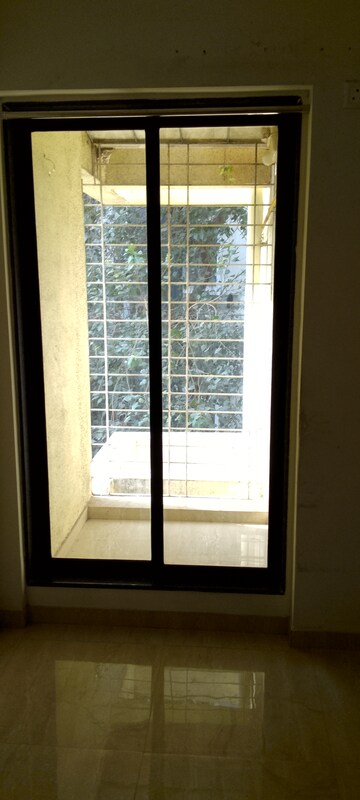 Master Bedroom in 1.5 BHK Apartment at Vile Parle East – for Rent