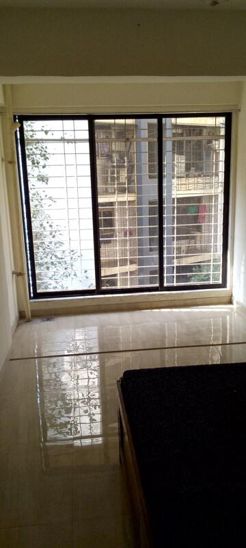 Master Bedroom in 1.5 BHK Apartment at Vile Parle East – for Rent