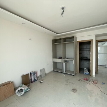Room in 4 BHK Penthouse at Pareena The Elite Residences, Gopalpur – for Rent