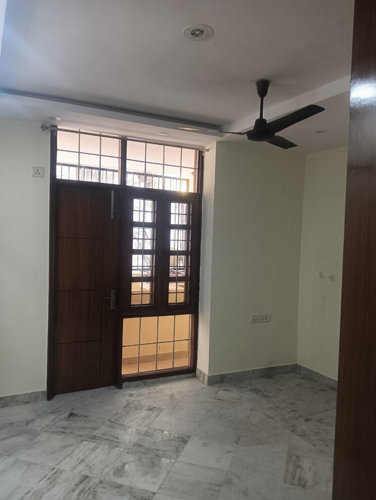 Room, lajpat nagar iii 3 Bedroom 1800 Sq.Ft. Builder Floor In Lajpat Nagar Iii Delhi 7885628