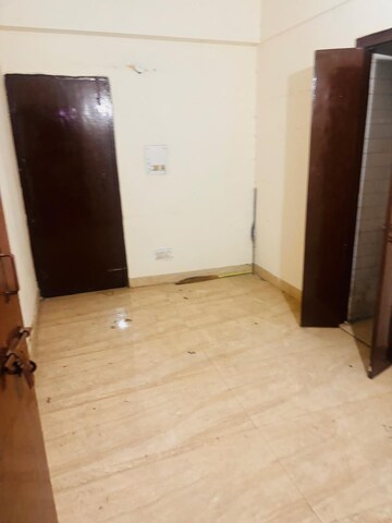Room in 4 BHK Apartment at Ip Extension – for Sale
