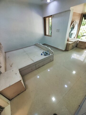 Room in 1 BHK Apartment at Platinum Casa Millennia, Andheri West – for Rent