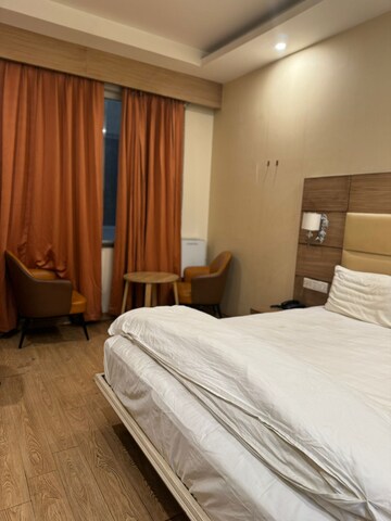 Bedroom in 2 BHK Apartment at Mulund West – for Rent