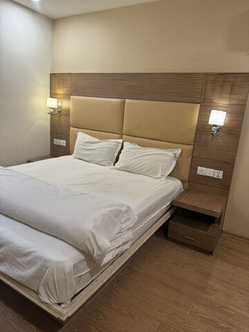 Bedroom in 2 BHK Apartment at Mulund West – for Rent