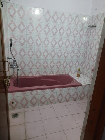 Bathroom in 3 BHK Independent House at Gomti Nagar – for Rent