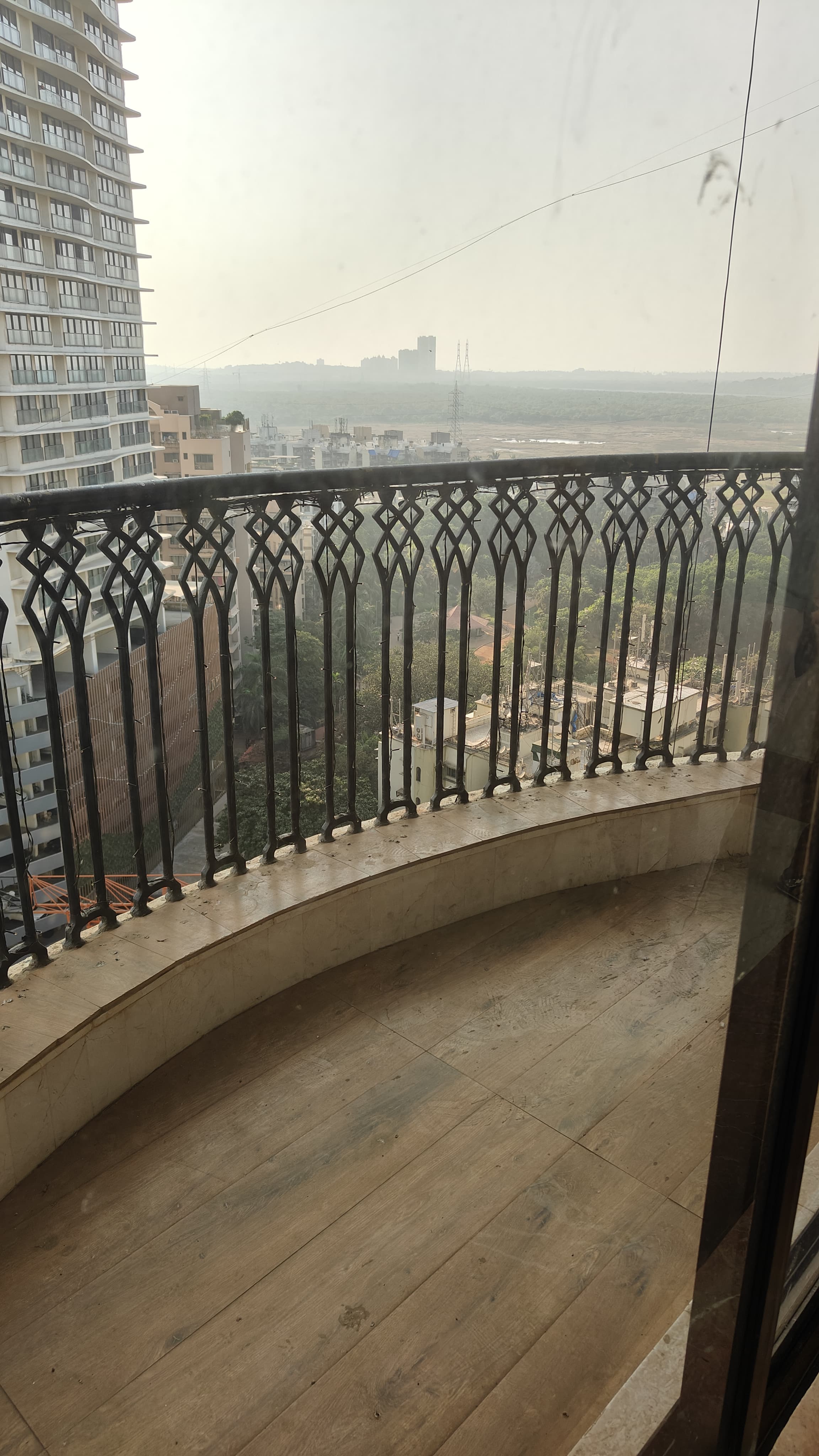 3.5 BHK + Servant Room Apartment For Sale in Windermere CHS Andheri West