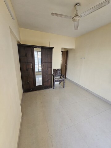 Bedroom in 2 BHK Apartment at Andheri West – for Rent