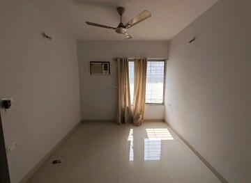 Room in 1 BHK Apartment at Lodha Casa Viva, Majiwada – for Rent
