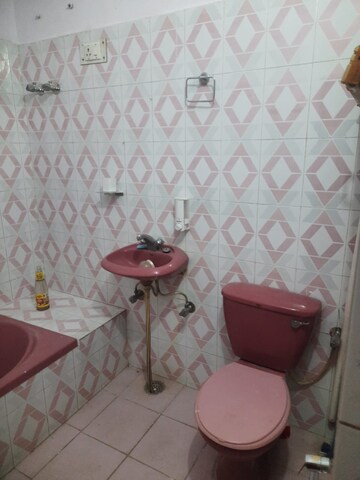 Bathroom in 1 RK Builder Floor at Sector 1 – for Rent