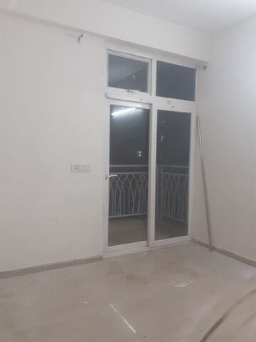 Room in 3 BHK Apartment at Mahagun Mywoods, Sector 16c Greater Noida – for Rent