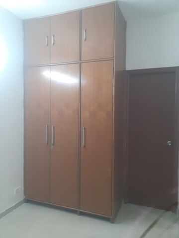 Room in 3 BHK Apartment at Mahagun Mywoods, Sector 16c Greater Noida – for Rent