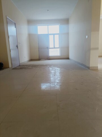 Room in 2.5 BHK Apartment at Jairaj Lake Town, Katraj – for Sale