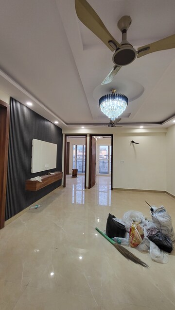 Living Room in 3 BHK Apartment at Chattarpur – for Rent