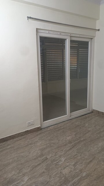 Furnished Amenities in 2 BHK Apartment at Amrapali Centurian Park, Tech Zone 4 Greater Noida – for Rent