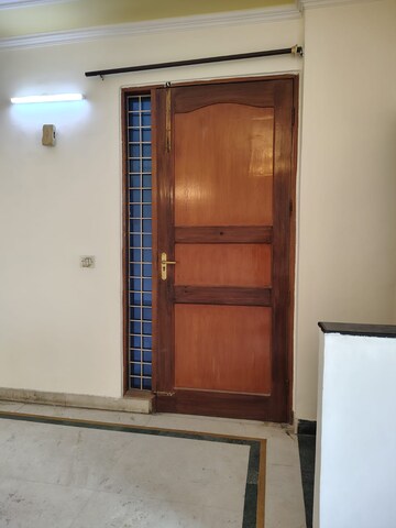 Furnished Amenities in 3 BHK Builder Floor at Uppal Southend, Sector 49 – for Rent