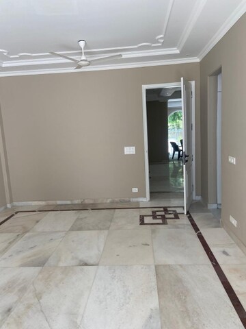 Room in 3 BHK Builder Floor at Sector 71 – for Sale