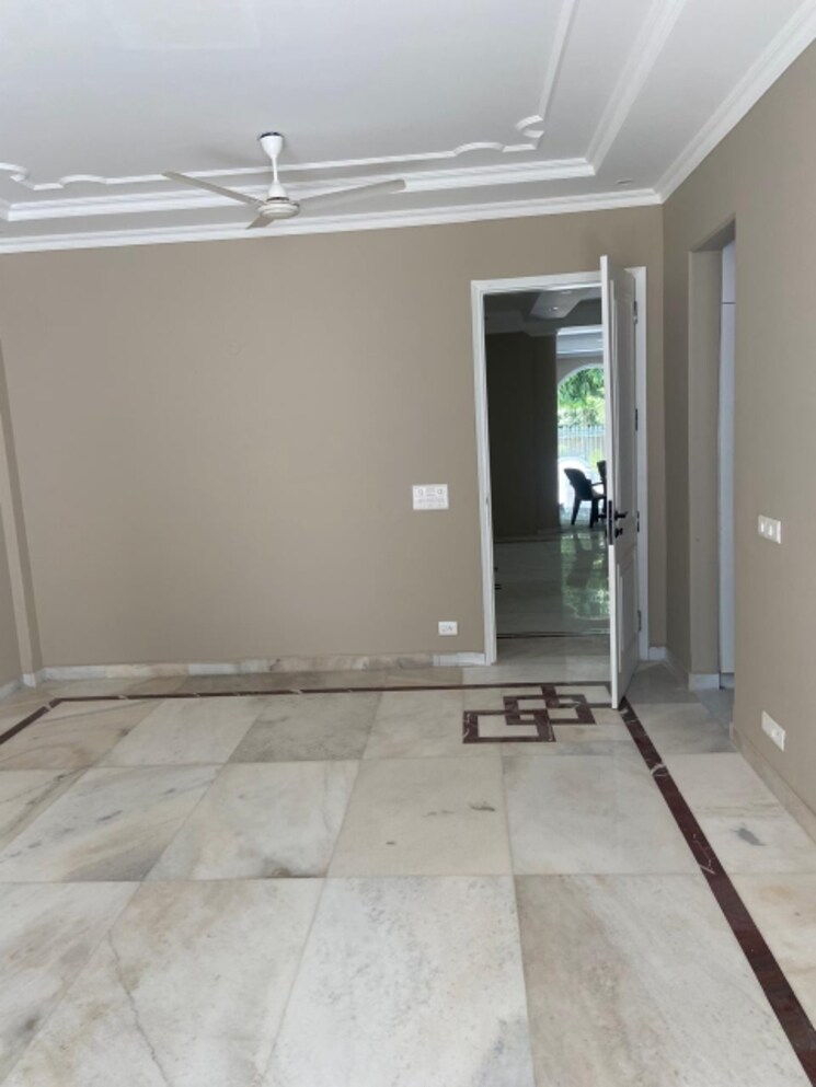 Room, sector 71 3 Bedroom 1800 Sq.Ft. Builder Floor In Sector 71 Gurgaon 7886639