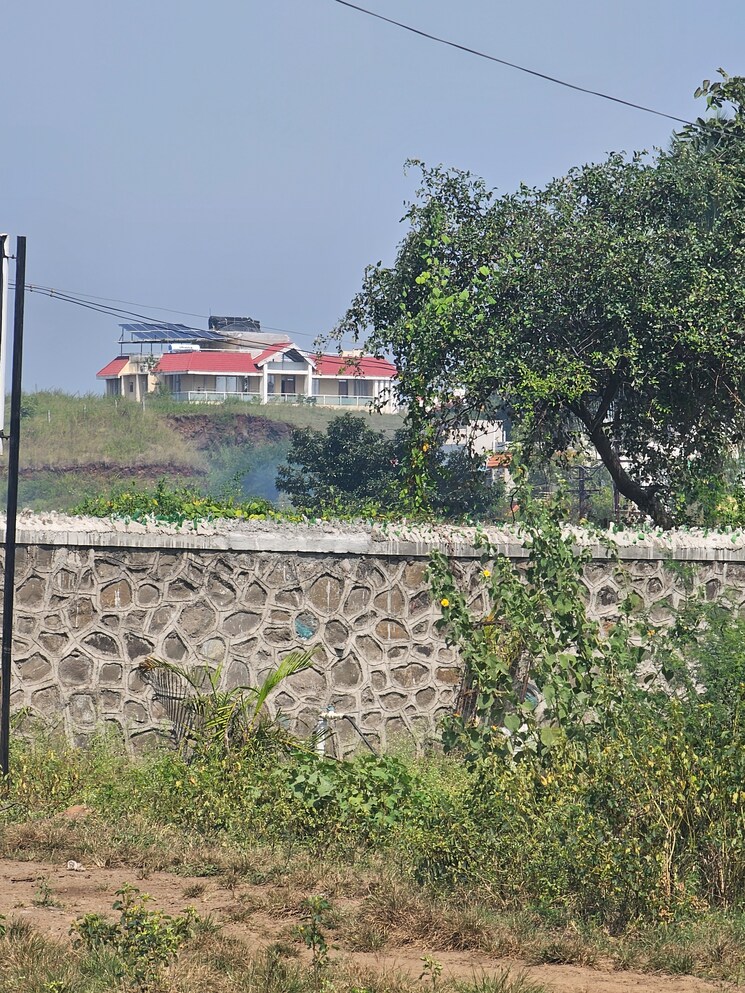 Garden, deolali camp  300 Sq.Yd. Plot In Deolali Camp Nashik 7886659