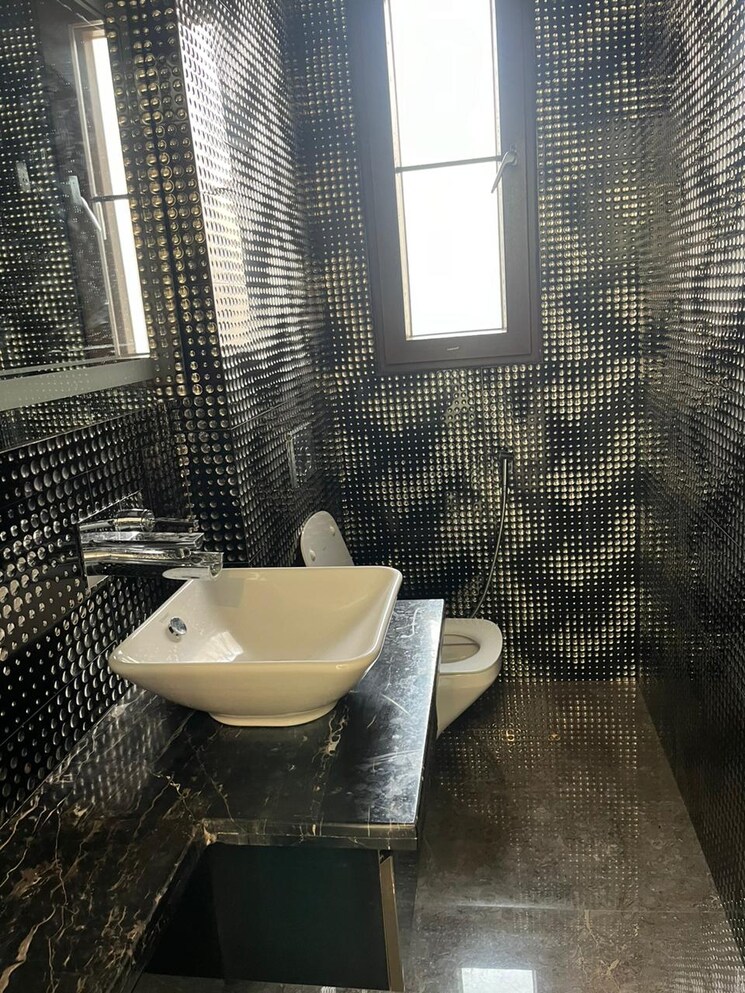 Bathroom, vipul-tatvam-villas 4 Bedroom 4750 Sq.Ft. Villa In Sector 48 Gurgaon 7886711