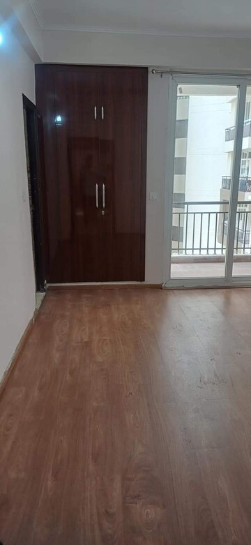 Room in 2 BHK Apartment at Supertech Ecovillage I, Sector 1 Greater Noida – for Sale