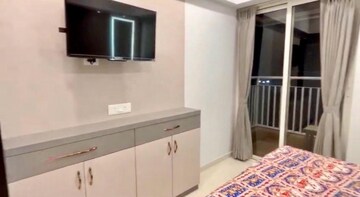 Room in 2 BHK Apartment at Lodha Amara, Kolshet Road – for Sale