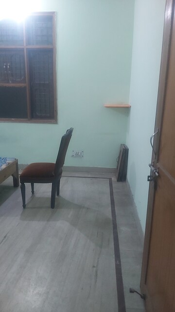 Furnished Amenities in 1 RK Builder Floor at Mayur Vihar – for Rent