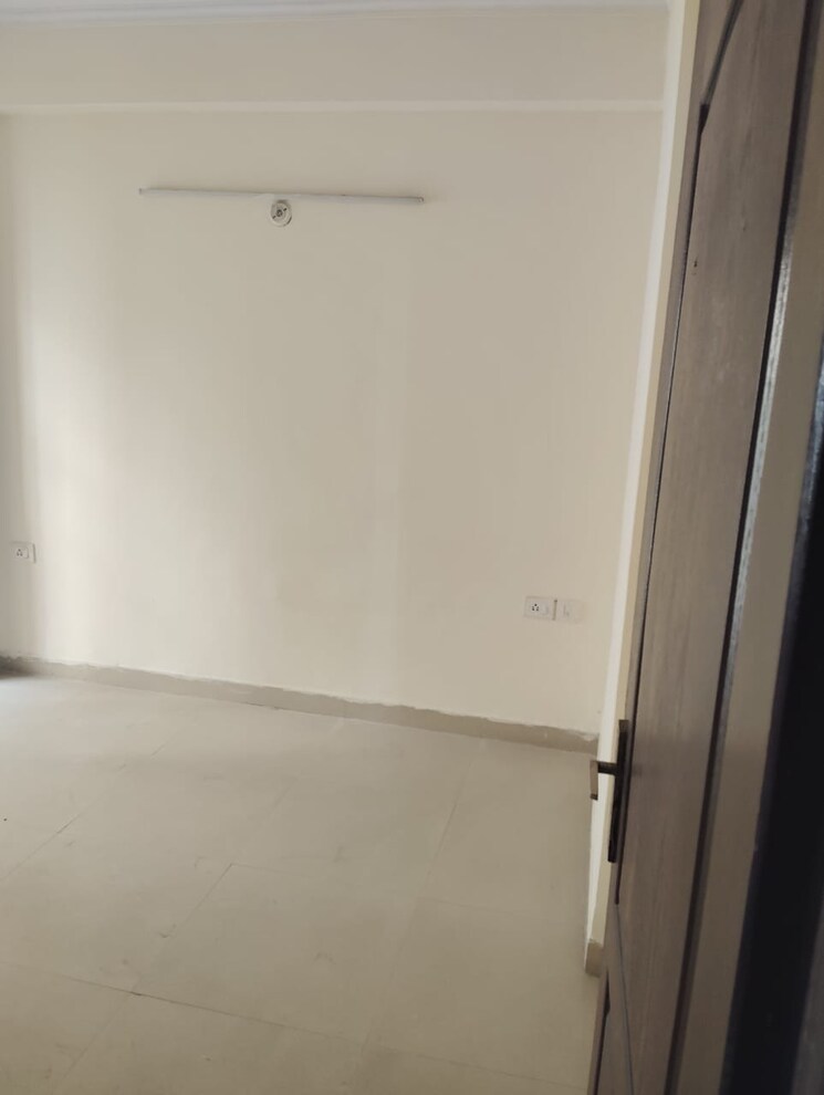Room, amrapali-silicon-city 3 Bedroom 1545 Sq.Ft. Apartment In Sector 76 Noida 7886865