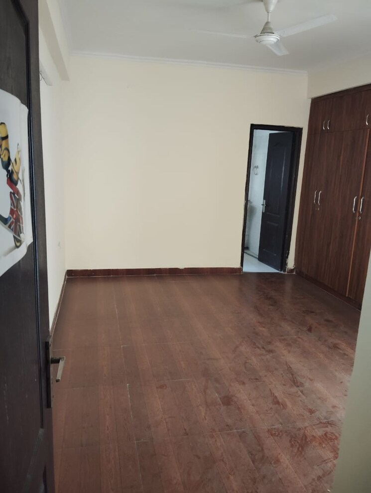 Room, amrapali-silicon-city 3 Bedroom 1545 Sq.Ft. Apartment In Sector 76 Noida 7886865