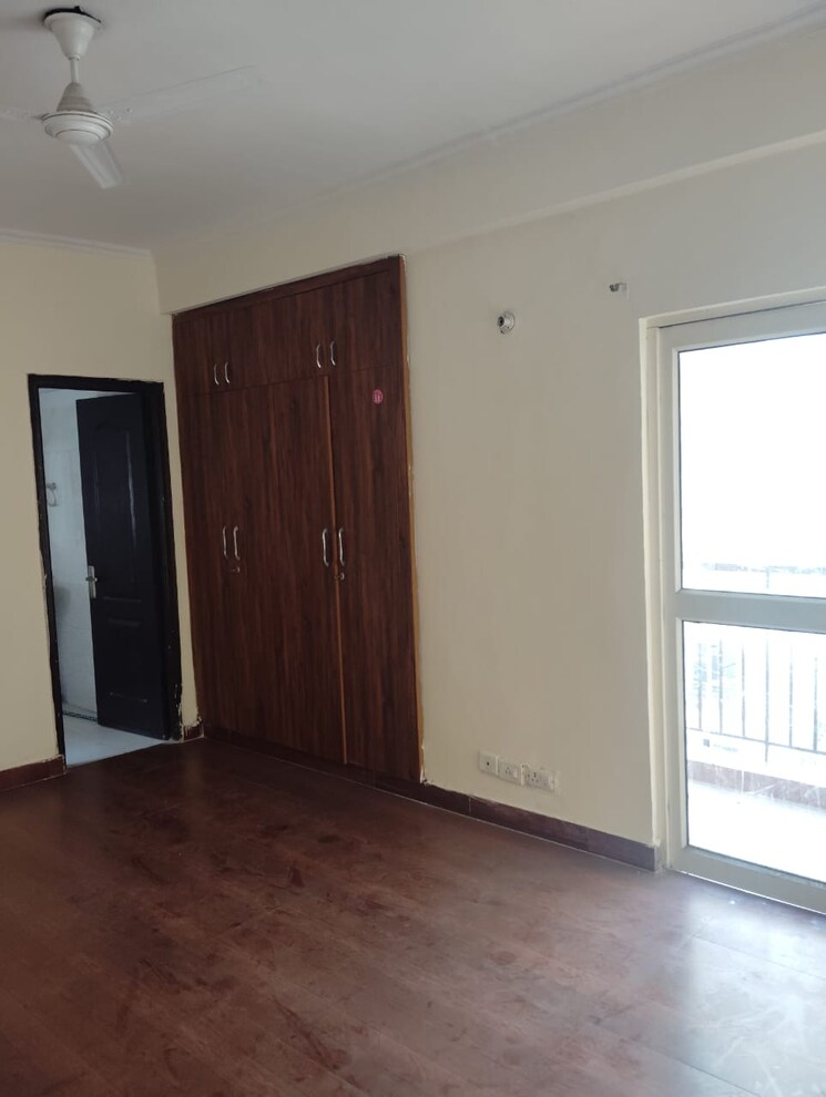 Room, amrapali-silicon-city 3 Bedroom 1545 Sq.Ft. Apartment In Sector 76 Noida 7886865