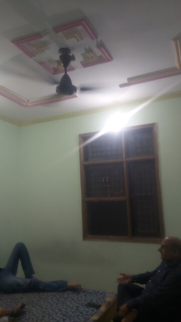 Furnished Amenities in 1 RK Builder Floor at Mayur Vihar – for Rent