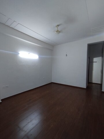 Room in 3 BHK Apartment at Gaur Sportswood, Sector 79 – for Rent