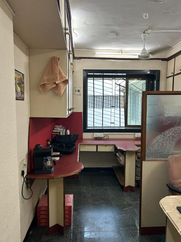 Team Area, rizvi-palace Commercial Office Space 650 Sq.Ft. In Bandra West Mumbai 7886954