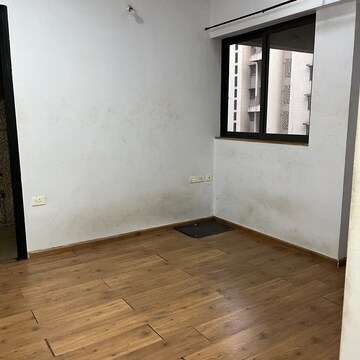 Room in 2 BHK Apartment at Lodha Palava City Lakeshore Greens, Hedutane – for Rent