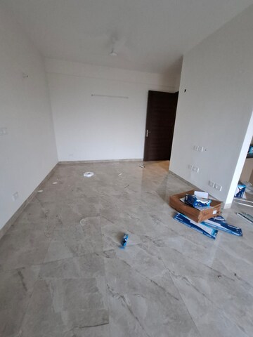 Room in 2 BHK Apartment at Uptown Insignia, International Airport Road – for Rent