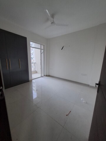 Room in 2 BHK Apartment at Uptown Insignia, International Airport Road – for Rent