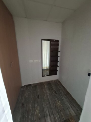Room in 2 BHK Apartment at Vip Road – for Rent