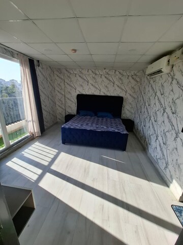Bedroom in 2 BHK Apartment at Vip Road – for Rent