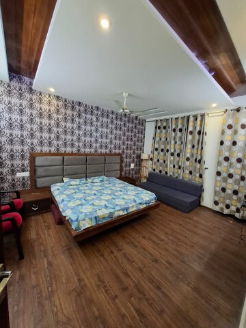Bedroom in 3 BHK Apartment at Vip Road – for Rent