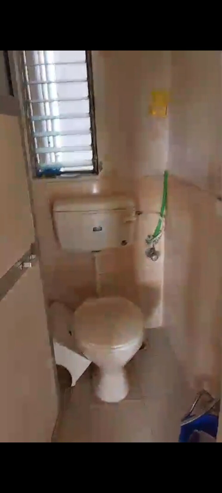 Bathroom, vijay-nagari-chs 1 Bedroom 400 Sq.Ft. Apartment In Vijay Nagari Thane 7887008