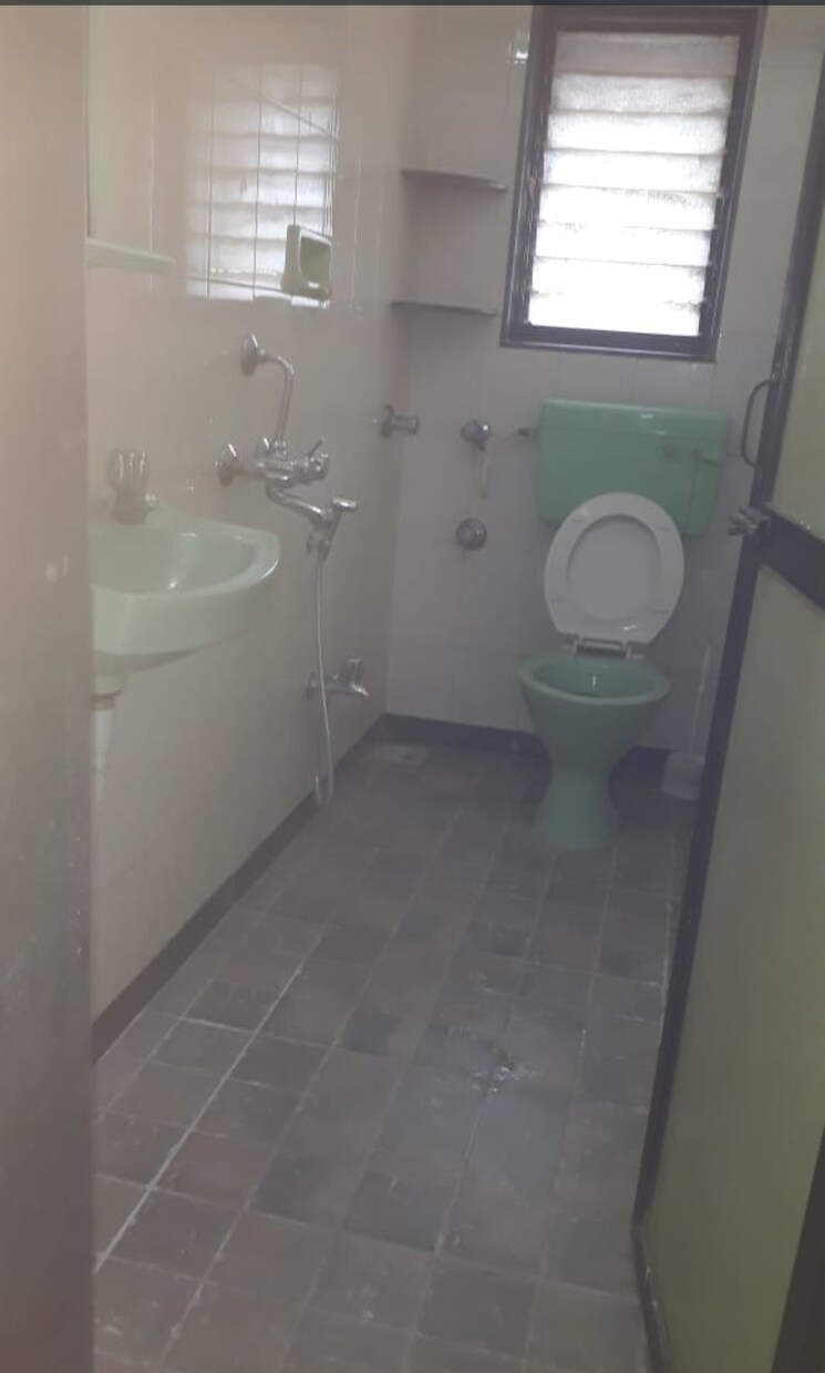 Bathroom, takshila-chs 2 Bedroom 975 Sq.Ft. Apartment In Andheri East Mumbai 7887062
