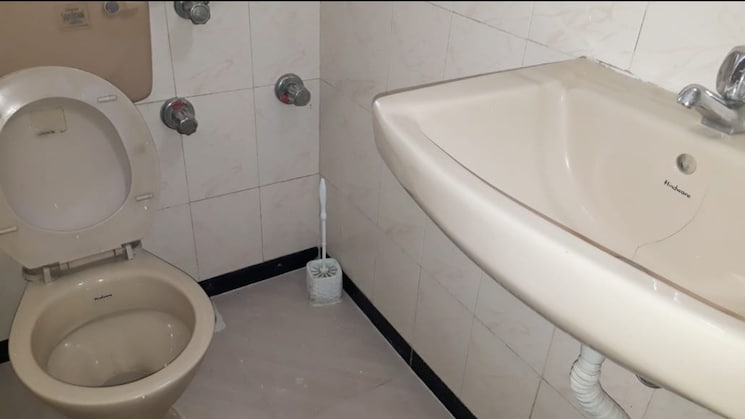 Bathroom, takshila-chs 2 Bedroom 975 Sq.Ft. Apartment In Andheri East Mumbai 7887062