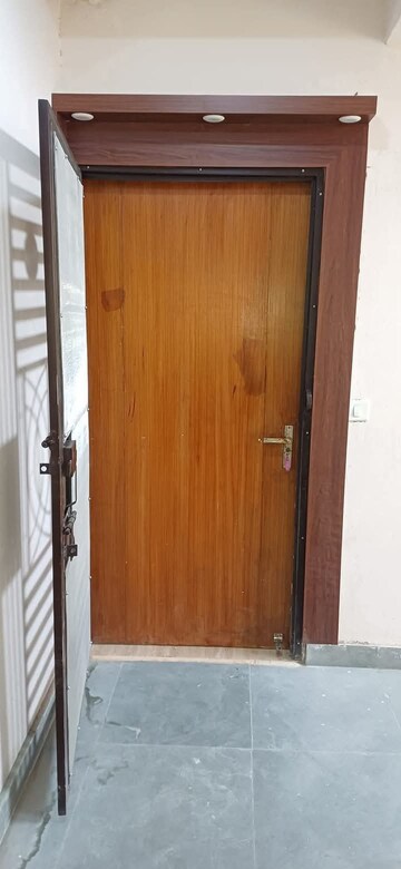 Furnished Amenities in 2 BHK Apartment at Amrapali Golf Homes, Sector 4, Greater Noida – for Sale