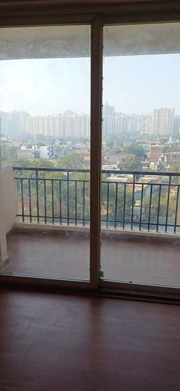 2 BHK Apartment For Sale in Amrapali Golf Homes, Sector 4, Greater Noida