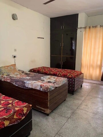 Room in  Pg at Sarita Vihar – for Rent