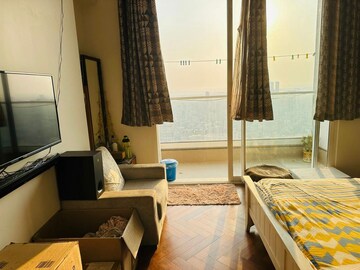 Room in  Pg at Omkar Alta Monte, Malad East – for Rent