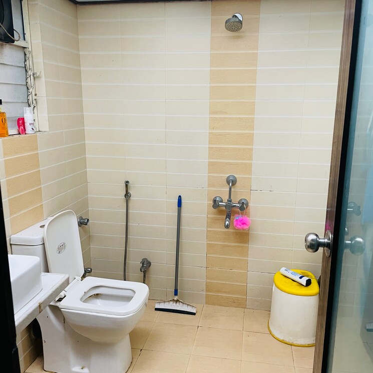 Bathroom, vandana-apartment 1 Bedroom 550 Sq.Ft. Apartment In Senapati Bapat Road Pune 7887206