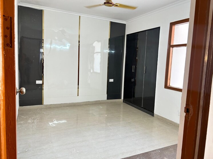 Room, peer mucchalla 3 Bedroom 2150 Sq.Ft. Builder Floor In Peer Mucchalla Zirakpur 7887212