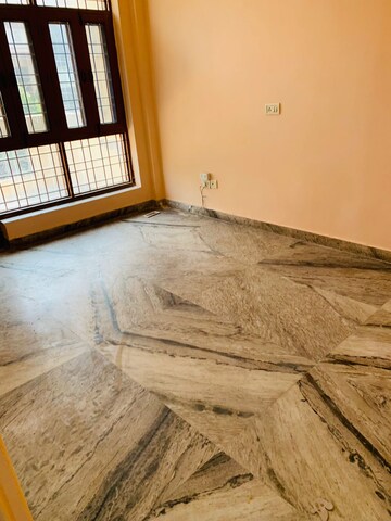 Room in 3 BHK Independent House at Sector 23 – for Rent