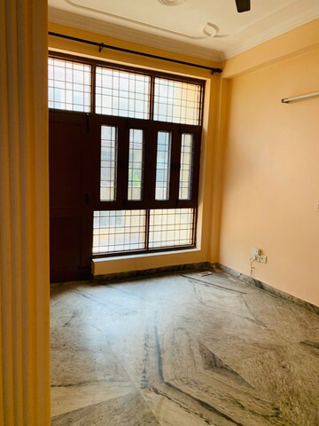 Room in 3 BHK Independent House at Sector 23 – for Rent