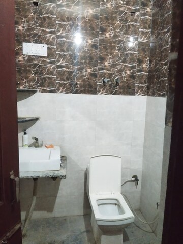 Bathroom in 3.5 BHK Independent House at Sector 55 – for Rent